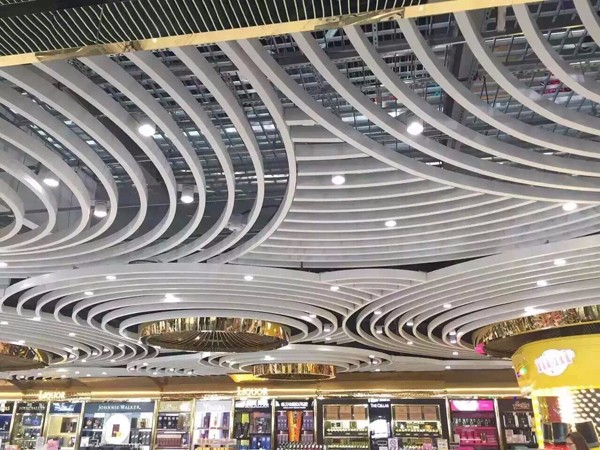 1588733579101757.jpg 木纹铝方通12.jpg